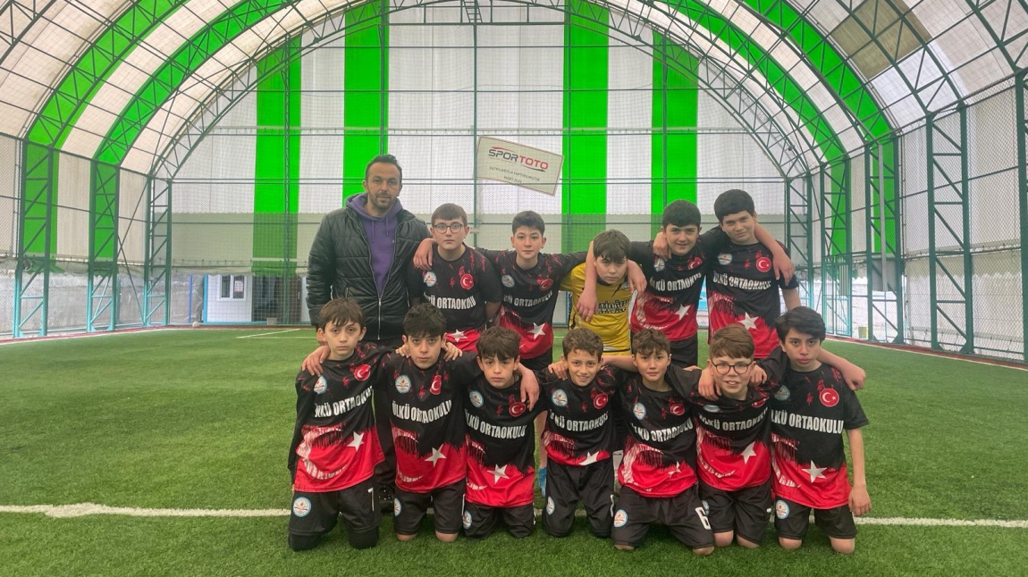 Ortaokullar Arası Futbol Turnuvasında Birinci Olduk